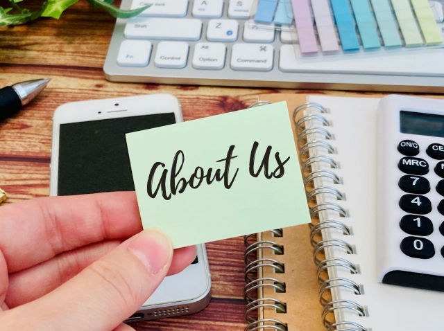 about us が書かれたカード